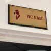 Biển chức danh đế gỗ, Bảng tên chủ tịch inox, Biển chức vụ công sở, Bảng tên nhân viên ủy ban
