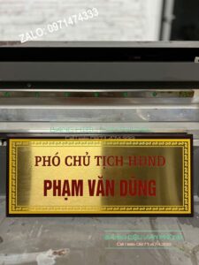 Biển chức danh đế gỗ, Bảng tên chủ tịch inox, Biển chức vụ công sở, Bảng tên nhân viên ủy ban