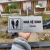 Bảng nhà vệ sinh, bảng toilets, bảng phòng tắm, bảng restroom