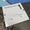 Bảng phòng họp trạng thái, bảng trượt phòng họp vuông, bảng meeting room mica, bảng đẩy kéo phòng họp