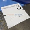 Bảng phòng họp trạng thái, bảng trượt phòng họp vuông, bảng meeting room mica, bảng đẩy kéo phòng họp